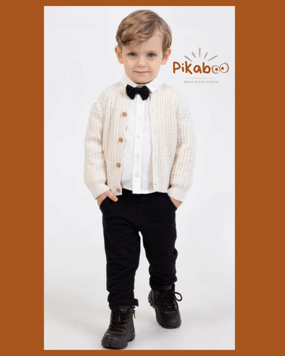 Tenue petit bonhomme grande soirée avec pull en maille écru et Nœud Papillon